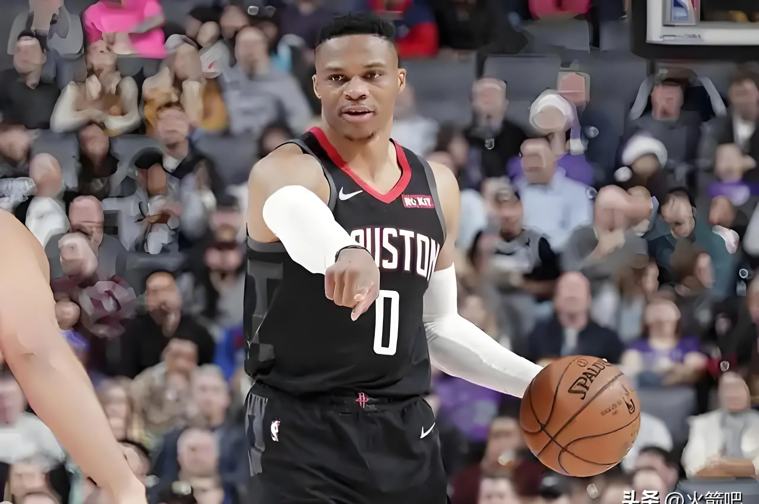 包含赛前休斯敦火箭调整名单以备NBA总决赛，造点机会环节打磨，赛场秩序良好，年轻球员得到机会的词条